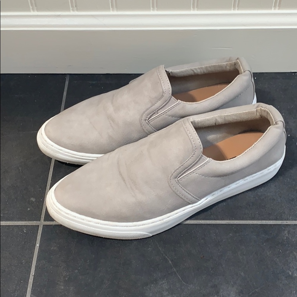 SODA slip-on shoes size 8